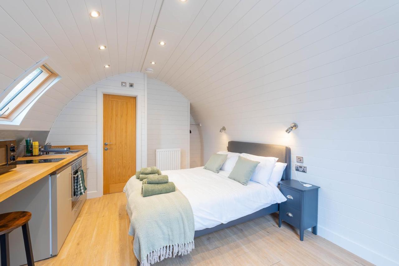 The Plough Inn Cabins Ramsden Exteriör bild